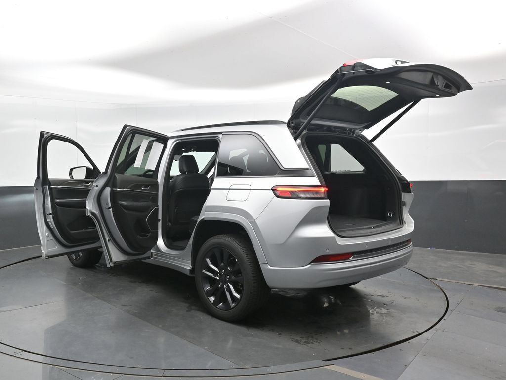 Used 2026 Jeep Grand Cherokee Limited AWD/4WD image 49