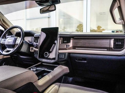 Used 2022 Ford Expedition Max Limited AWD/4WD image 13