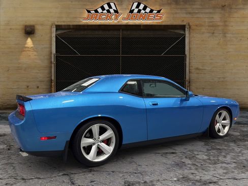 Used 2010 Dodge Challenger SRT8 w/ SRT Option Group II image 9