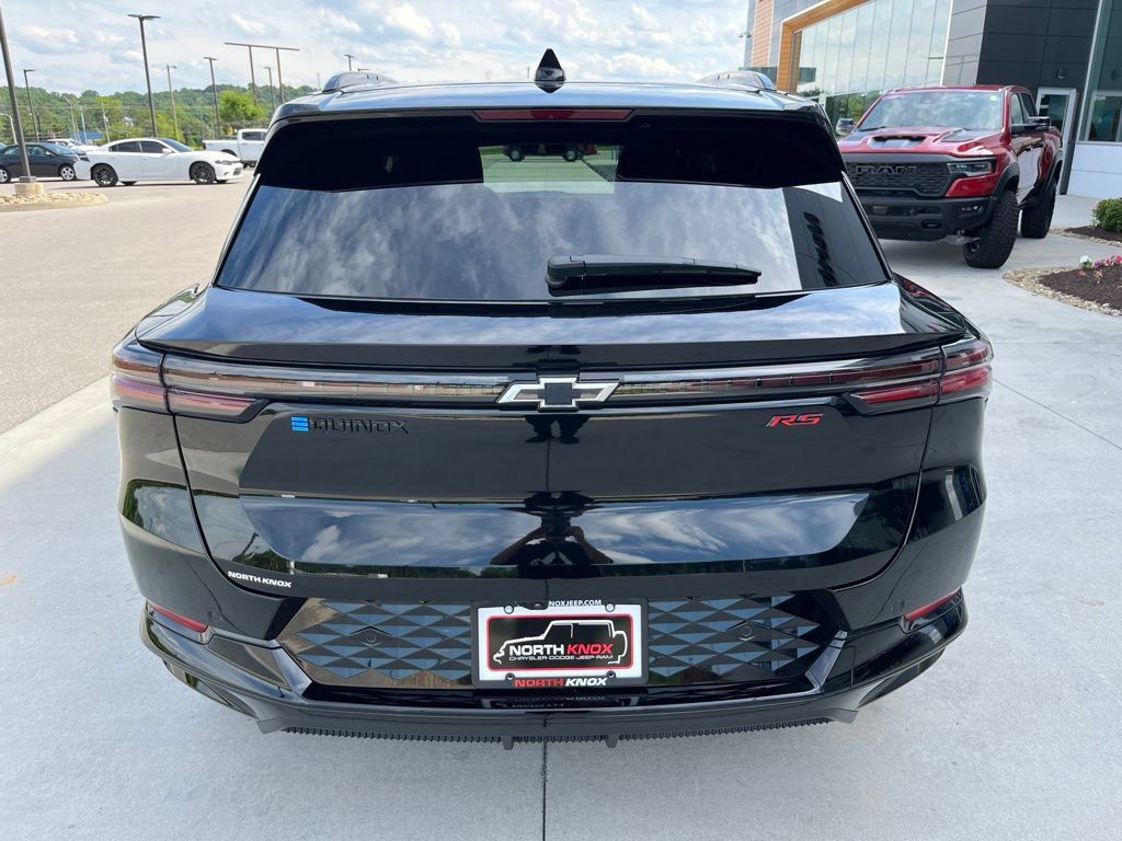 Used 2026 Chevrolet Equinox EV RS FWD image 18