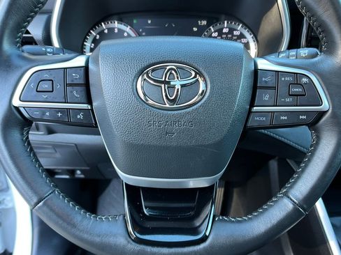 Used 2023 Toyota Highlander XSE image 14