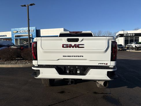 Used 2024 GMC Sierra 2500 AT4 w/ AT4 Premium Plus Package image 7
