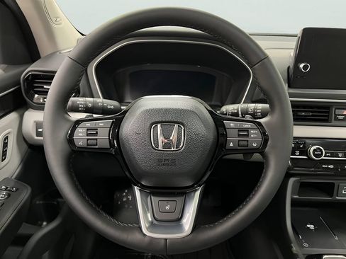 Used 2025 Honda Pilot Elite image 12
