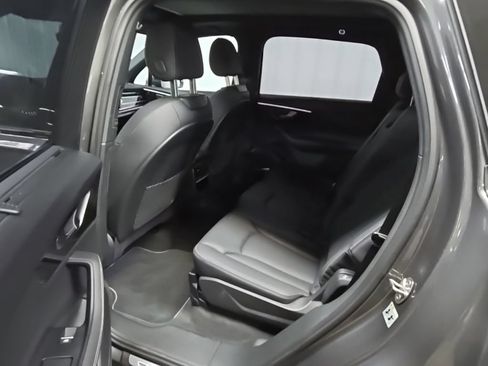 Used 2025 Audi Q7 3.0T Premium Plus w/ Premium Plus Package AWD/4WD image 32