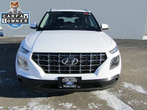 Used 2021 Hyundai Venue SEL image 2