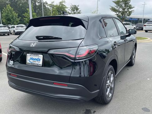 Used 2026 Honda HR-V LX image 8