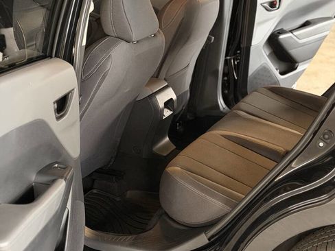 Used 2025 Subaru Crosstrek 2.5i Premium w/ Convenience Package #2 image 16