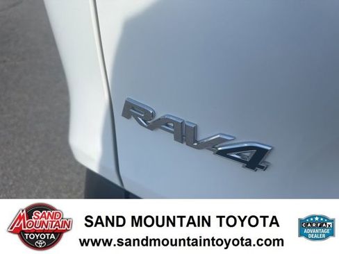 Used 2021 Toyota RAV4 XLE image 10