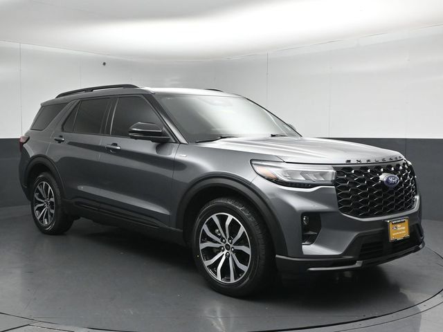 Certified 2025 Ford Explorer ST-Line AWD/4WD image 1