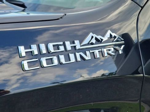 Certified 2025 Chevrolet Silverado 1500 High Country w/ High Country Premium Package AWD/4WD image 8