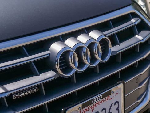 Used 2020 Audi Q5 2.0T Premium Plus w/ Premium Plus Package AWD/4WD image 5