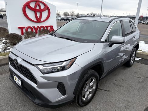 Used 2023 Toyota RAV4 XLE w/ Convenience Package image 10