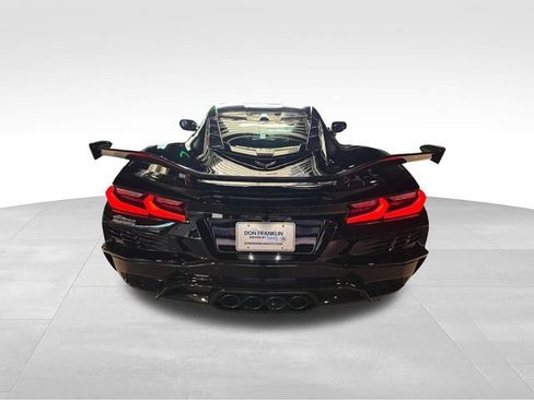Used 2025 Chevrolet Corvette Z06 w/ Z07 Performance Package RWD image 4