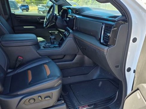 Used 2023 GMC Sierra 1500 AT4 image 17
