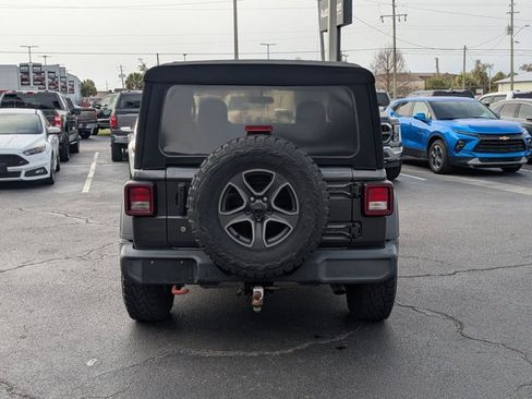 Used 2019 Jeep Wrangler Sport image 6