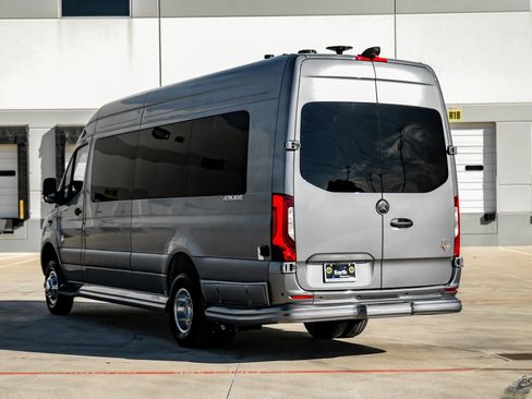 Used 2025 Mercedes-Benz Sprinter 3500 image 6