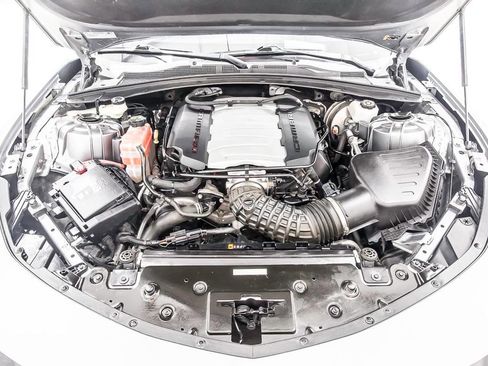 Used 2021 Chevrolet Camaro LT RWD image 40
