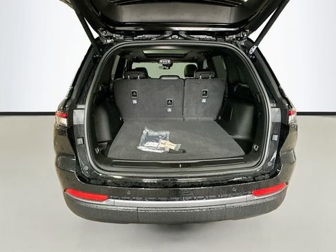 New 2026 Jeep Grand Cherokee Limited w/ Limited Altitude Package AWD/4WD image 29