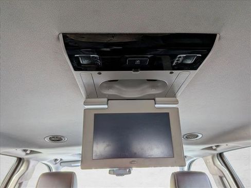 Used 2016 Chevrolet Suburban LTZ RWD image 23