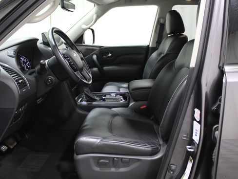 Used 2024 INFINITI QX80 Luxe image 3