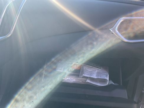 Used 2020 Chevrolet Equinox LT w/ Driver Convenience Package image 33