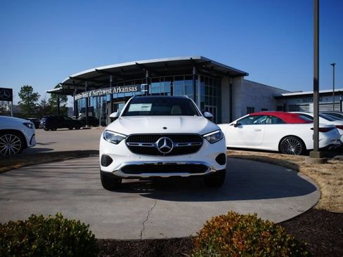 Used 2026 Mercedes-Benz GLC 300 image 2