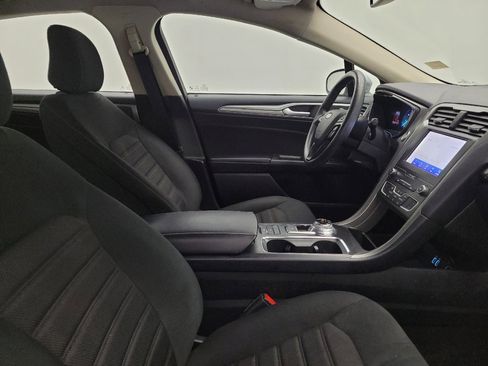 Used 2020 Ford Fusion SE image 21