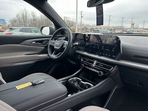 New 2026 Chevrolet Traverse LT FWD image 9