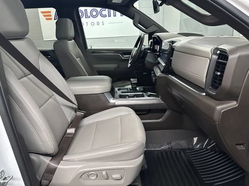 Used 2025 Chevrolet Silverado 1500 LTZ w/ LTZ Premium Package AWD/4WD image 20