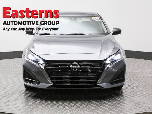 Used 2025 Nissan Altima 2.5 SV image 2