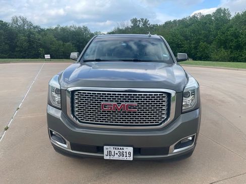 Used 2017 GMC Yukon Denali w/ Open Road Package image 2
