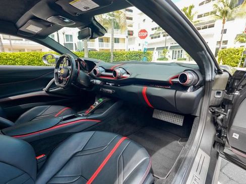 Used 2020 Ferrari 812 Superfast RWD image 83