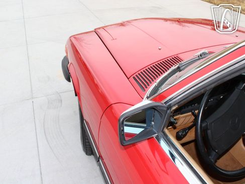 Used 1988 Mercedes-Benz 560 SL image 3