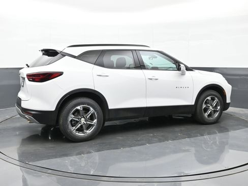 Used 2023 Chevrolet Blazer LT image 4