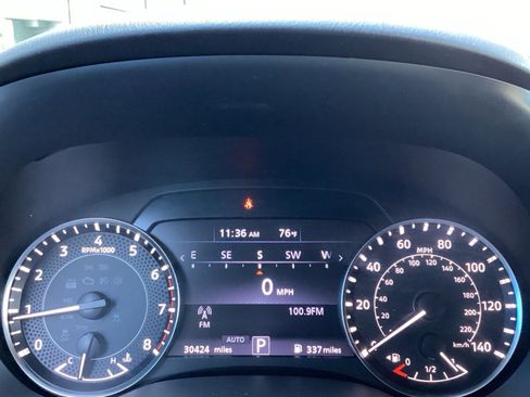 Used 2024 Nissan Armada SL w/ Captain's Chairs Package image 9