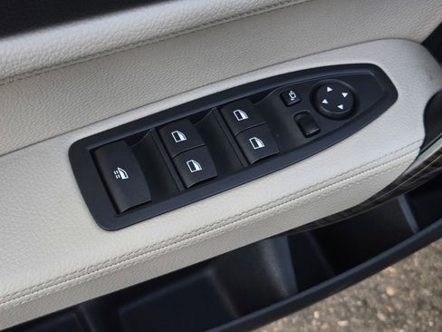 Used 2017 BMW 230i Convertible image 12