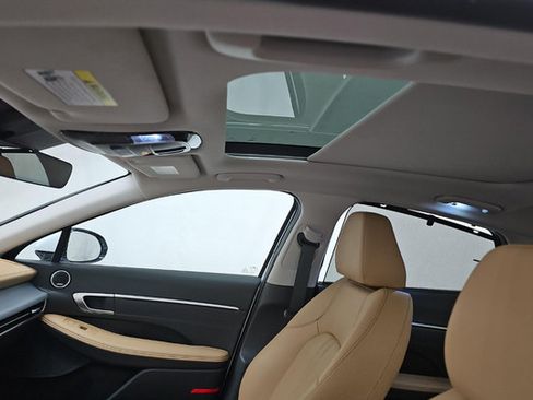 Used 2025 Hyundai Sonata Limited FWD image 10