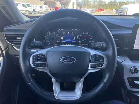 Certified 2022 Ford Explorer XLT w/ Equipment Group 202A image 12