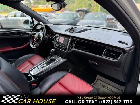 Used 2018 Porsche Macan AWD/4WD image 25