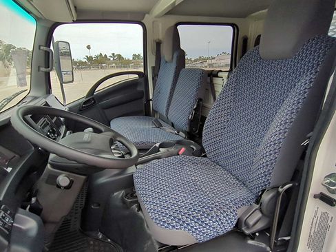 New 2024 Chevrolet Low Cab Forward 5500XG RWD image 18