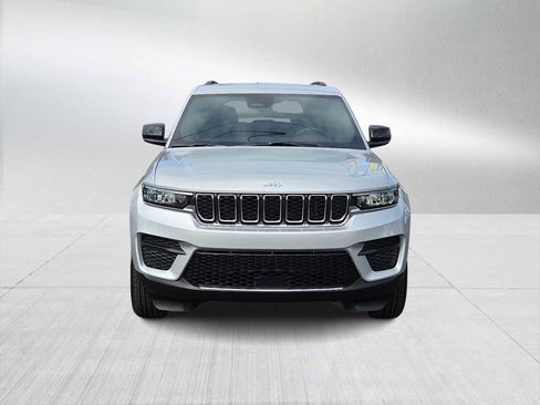 New 2025 Jeep Grand Cherokee Laredo X w/ Luxury Tech Group I image 3