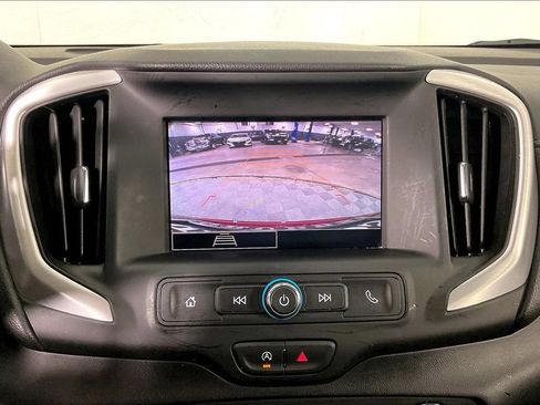 Used 2024 GMC Terrain SLE w/ Driver Convenience Package FWD image 29