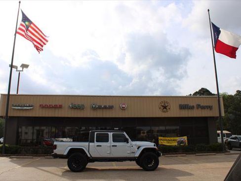 Certified 2024 Jeep Gladiator Sport image 5