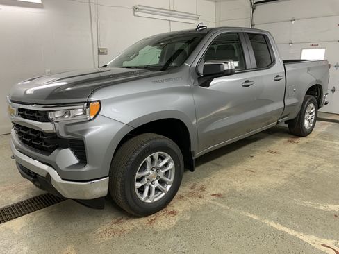 New 2026 Chevrolet Silverado 1500 LT image 3