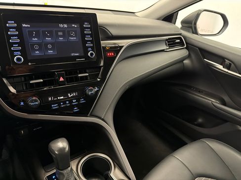 Used 2024 Toyota Camry SE image 22