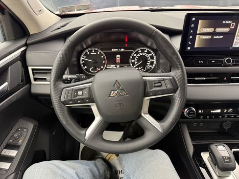 New 2026 Mitsubishi Outlander ES AWD/4WD image 15