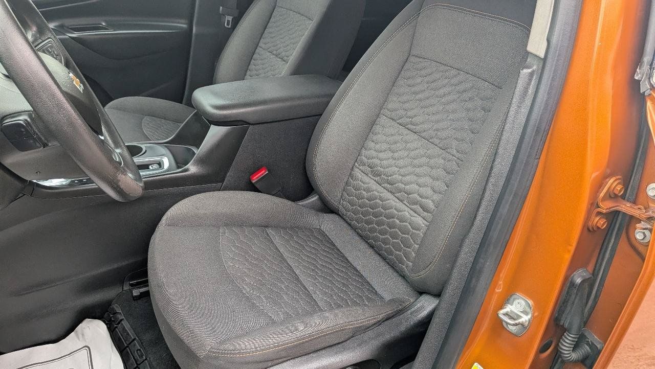 Used 2018 Chevrolet Equinox LT FWD image 9