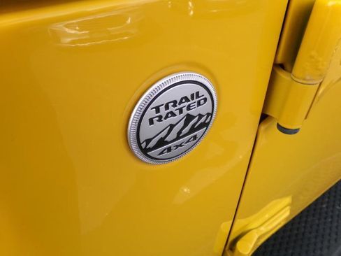 Used 2021 Jeep Wrangler Unlimited Sport AWD/4WD image 9