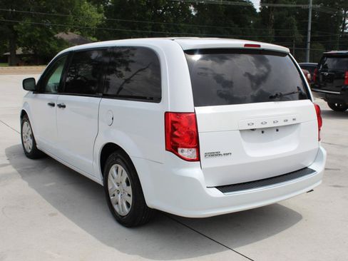 Used 2020 Dodge Grand Caravan SE FWD image 22