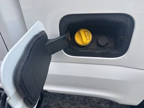 Used 2017 Ford F350 Lariat image 35